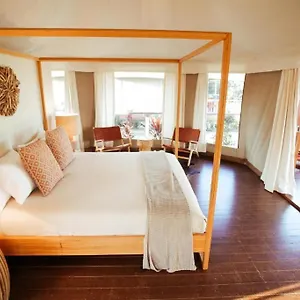 Sunshine Coast hotels &amp; apartments, all accommodations in Sunshine Coast