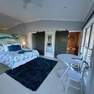 Sunshine Coast hotels &amp; apartments, all accommodations in Sunshine Coast