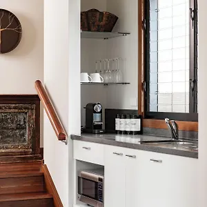 Sunshine Coast hotels &amp; apartments, all accommodations in Sunshine Coast